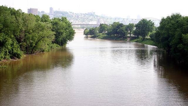 The mouth of the Licking River between Covington and Newport, with the Ohio River beyond.